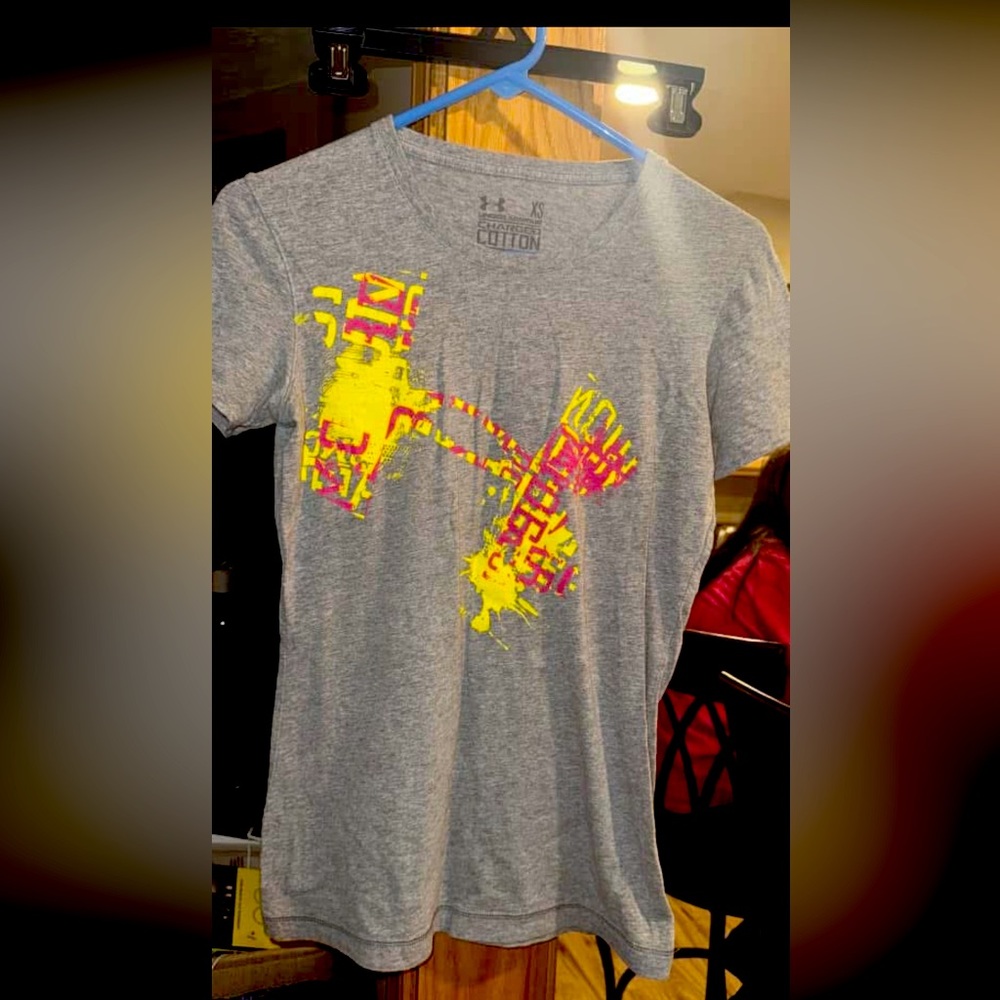 Women’s Under Armor Shirt